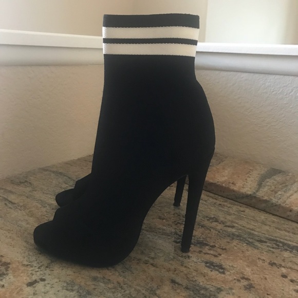 ‼️SOLD‼️ - Picture 2 of 4